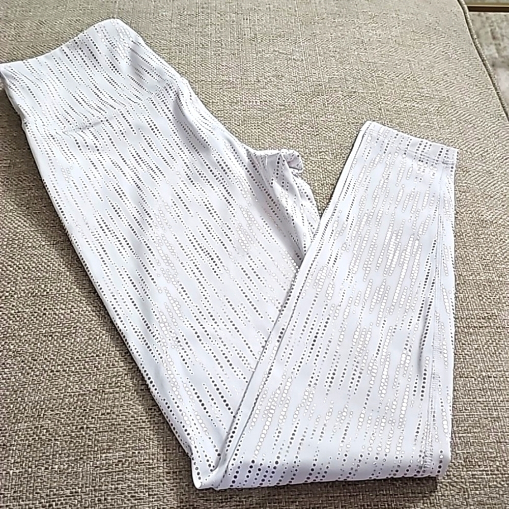 GLYDER Sultry White/ Rose Gold Dew Drop Gloss Leggings sz small